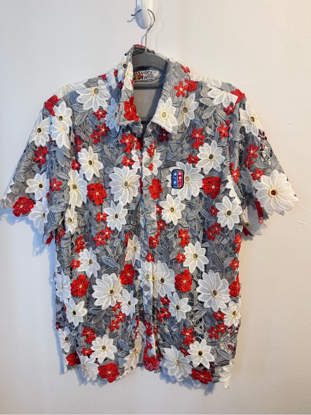 VERY RARE Floral Lace Crochet Short Sleeve Button Up Shirt Mens Medium Grey Red